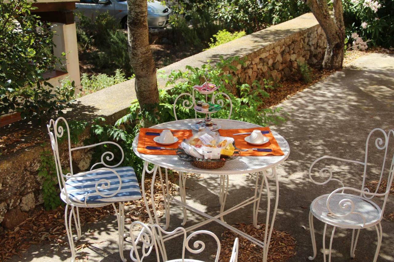 Bed and Breakfast Le 25 Tartarughe Санта-Тереза-Галлура Екстер'єр фото