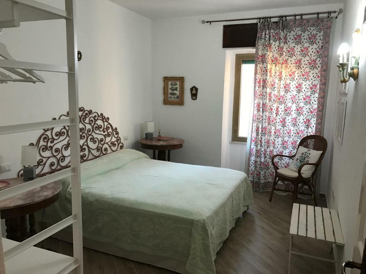 Bed and Breakfast Le 25 Tartarughe Санта-Тереза-Галлура Екстер'єр фото