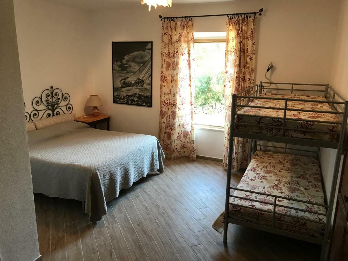 Bed and Breakfast Le 25 Tartarughe Санта-Тереза-Галлура Екстер'єр фото