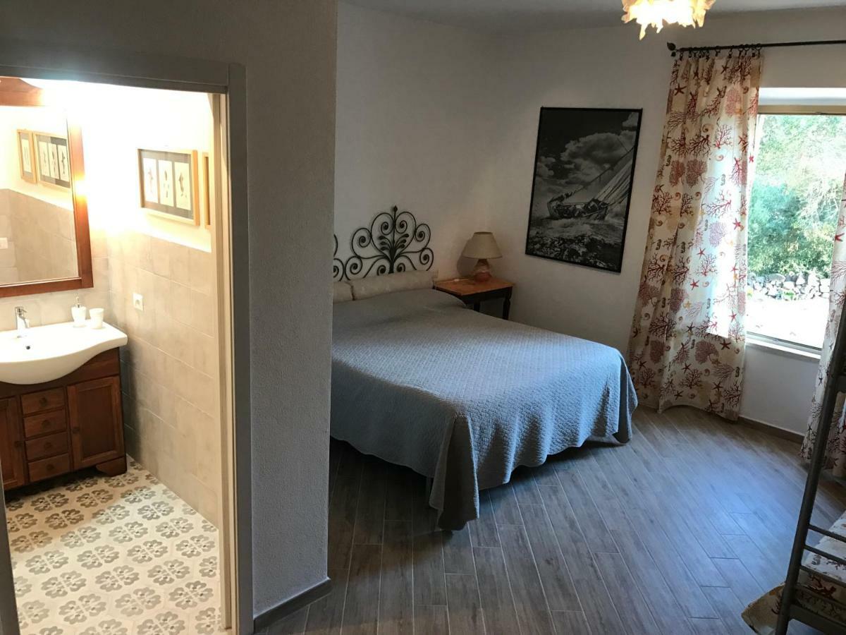 Bed and Breakfast Le 25 Tartarughe Санта-Тереза-Галлура Екстер'єр фото
