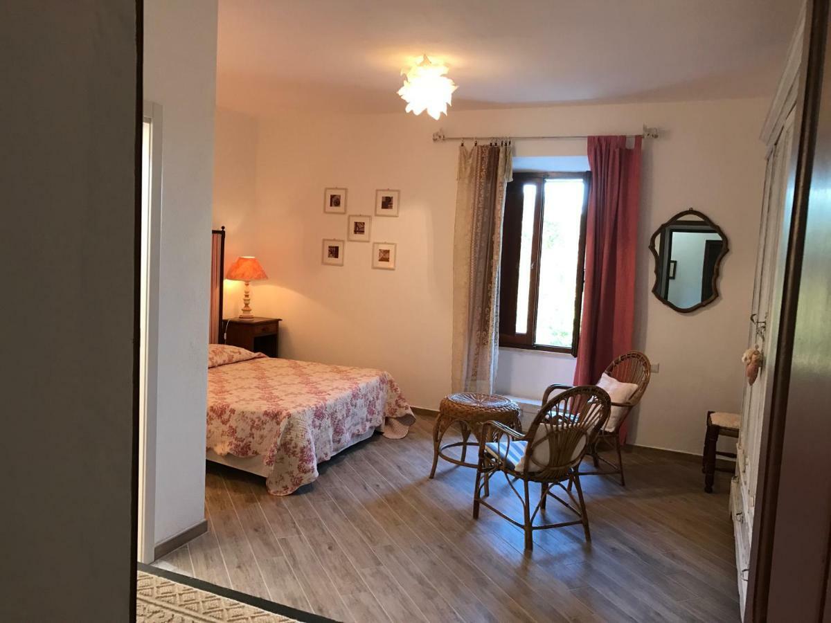 Bed and Breakfast Le 25 Tartarughe Санта-Тереза-Галлура Екстер'єр фото